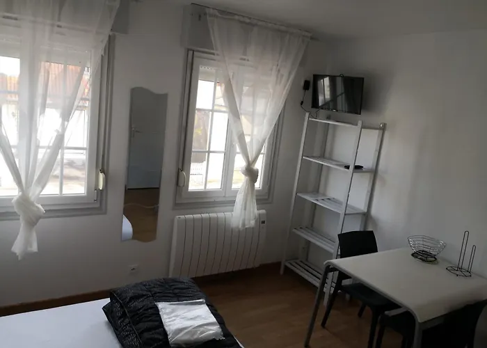 아파트 A Pied - 2 Pers - 2 Independants B Et C *