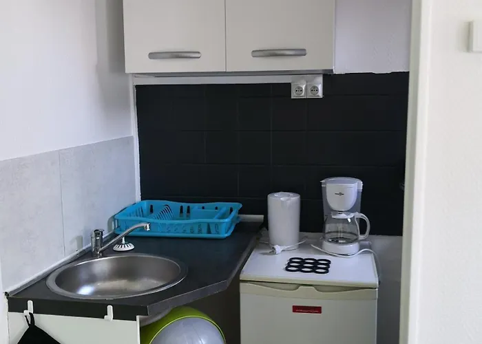 A Pied - 2 Pers - 2 Independants B Et C 아파트 *