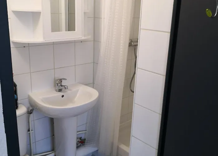 300M De La Plage Et Commerces Lägenhet *