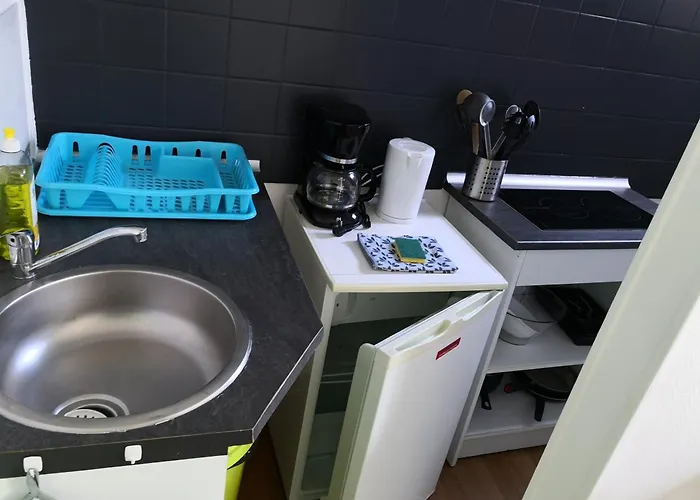 A Pied - 2 Pers - 2 Independants B Et C 아파트 *